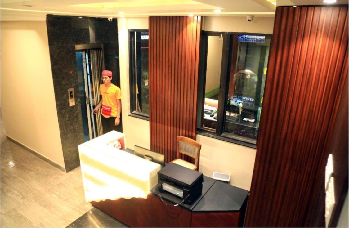 M Square Hotell Vellore Exteriör bild