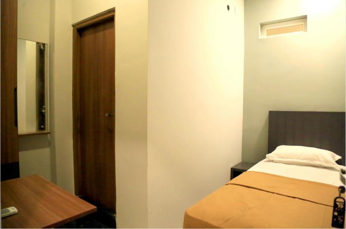 M Square Hotell Vellore Exteriör bild