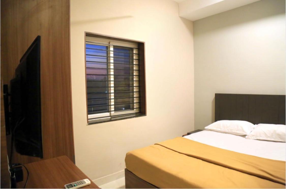 M Square Hotell Vellore Exteriör bild